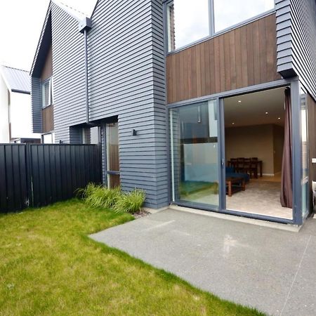 Golden Sun Apartment -Two Bedrooms, Three Bedrooms Christchurch Exteriér fotografie