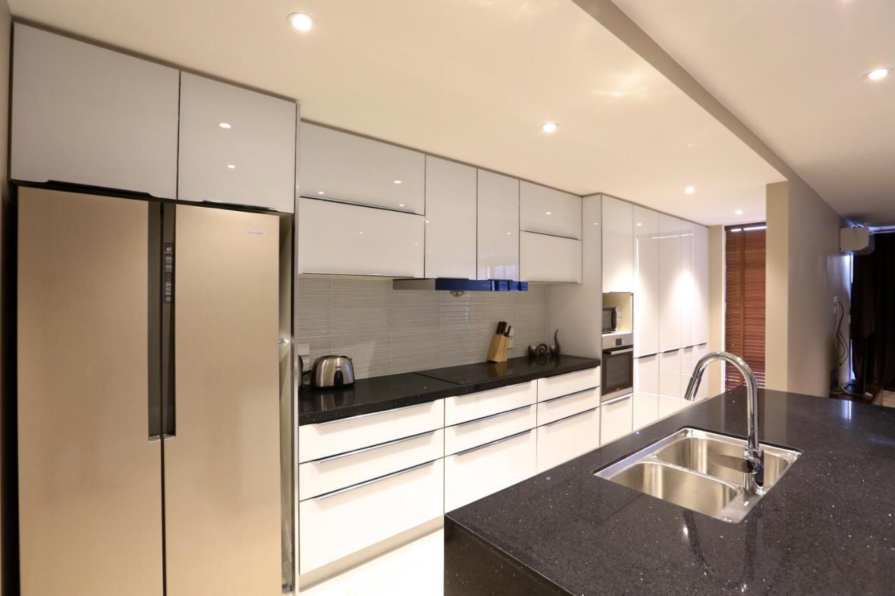 Golden Sun Apartment -Two Bedrooms, Three Bedrooms Christchurch Exteriér fotografie