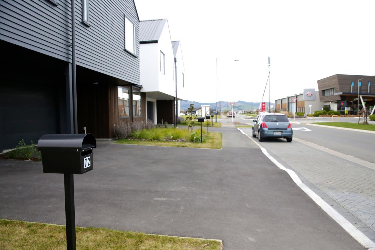 Golden Sun Apartment -Two Bedrooms, Three Bedrooms Christchurch Exteriér fotografie